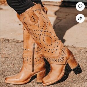 Freebird BRAND NEW “Pamela” size 9 BNWB